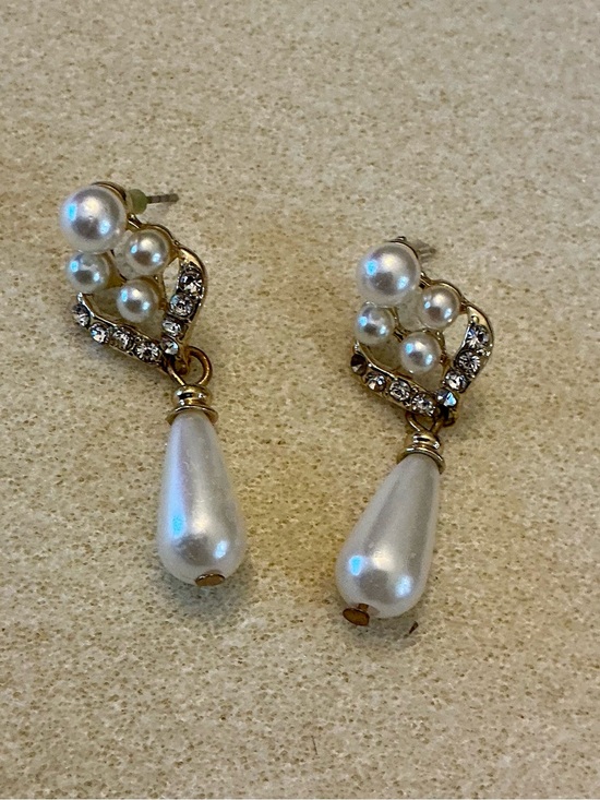 Jewelry - Classic Pearl Drop Earrings with Crystal Accents - White
